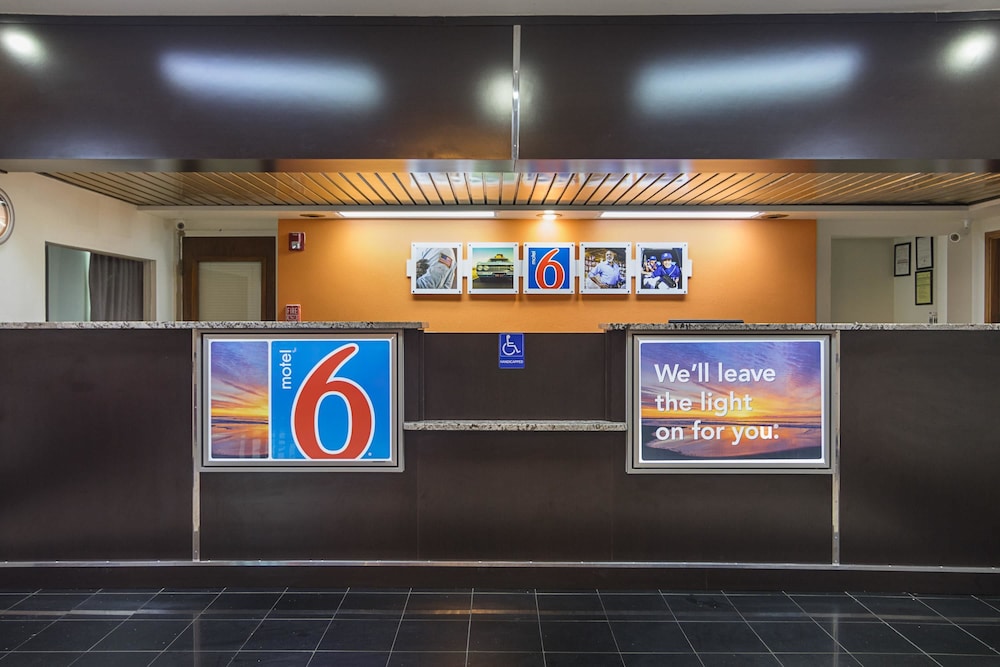 Motel6 Decatur, GA 10/55