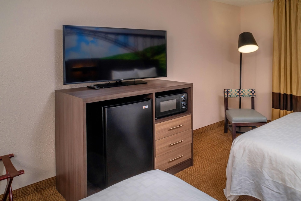 Clarion Pointe Beckley, WV 25/55