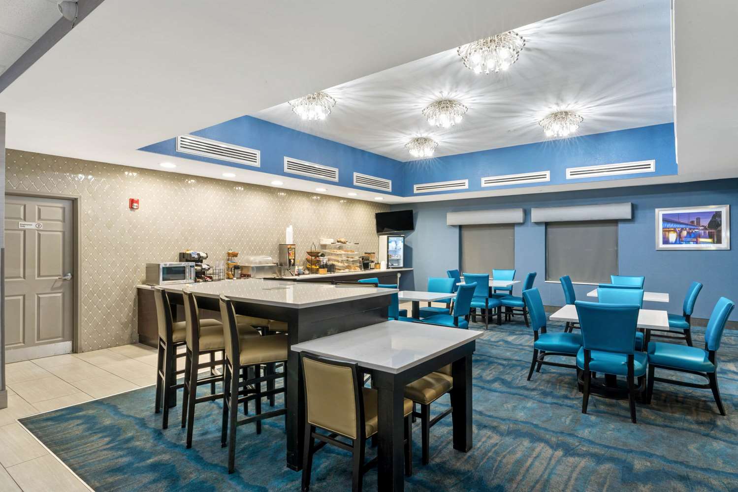 La Quinta Inn and Suites Phoenix I-10 West 31/50