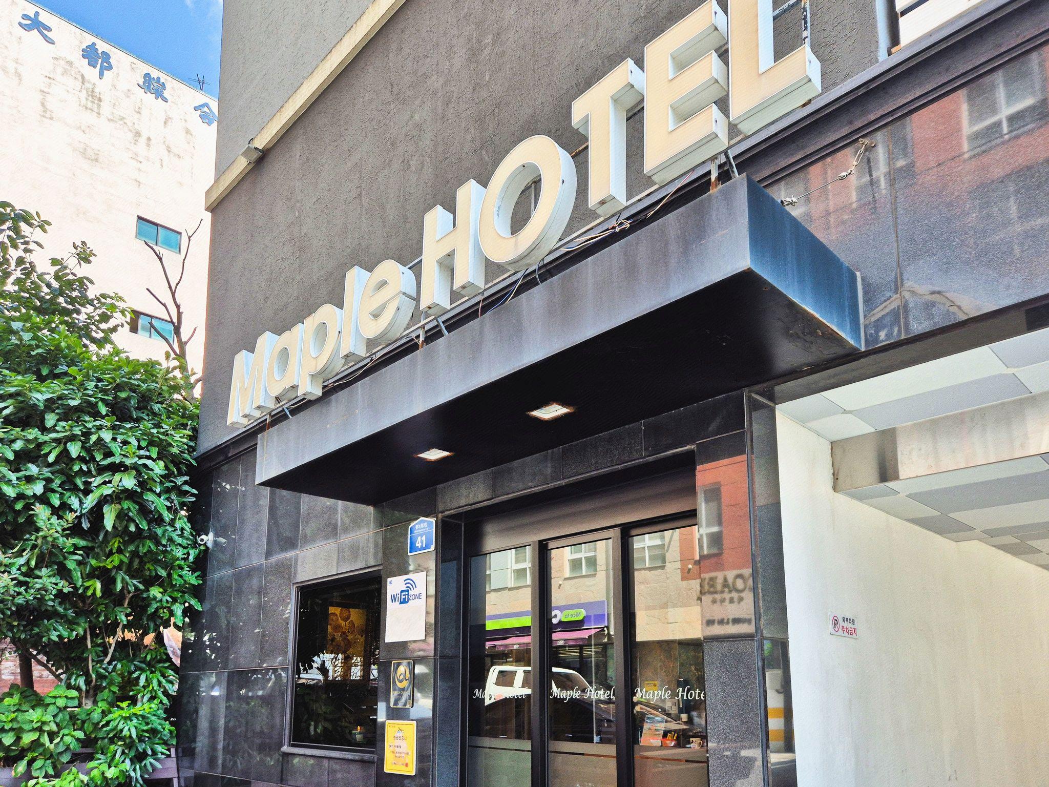 Hotel Maple 8/27