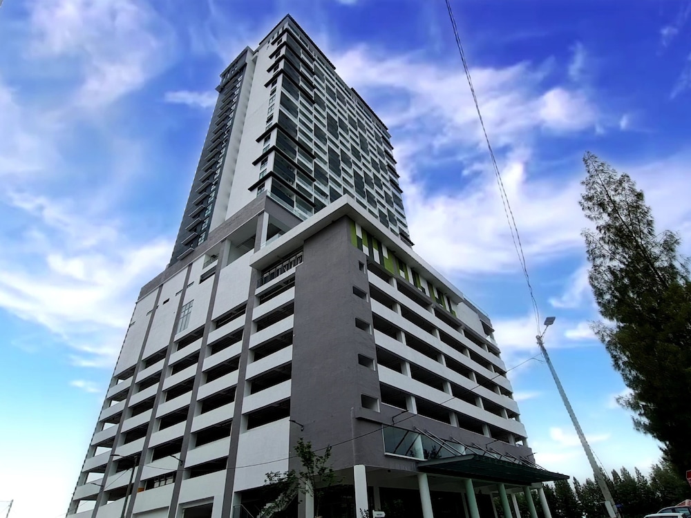 Swan Garden Resort Hotel in MALACCA CITY