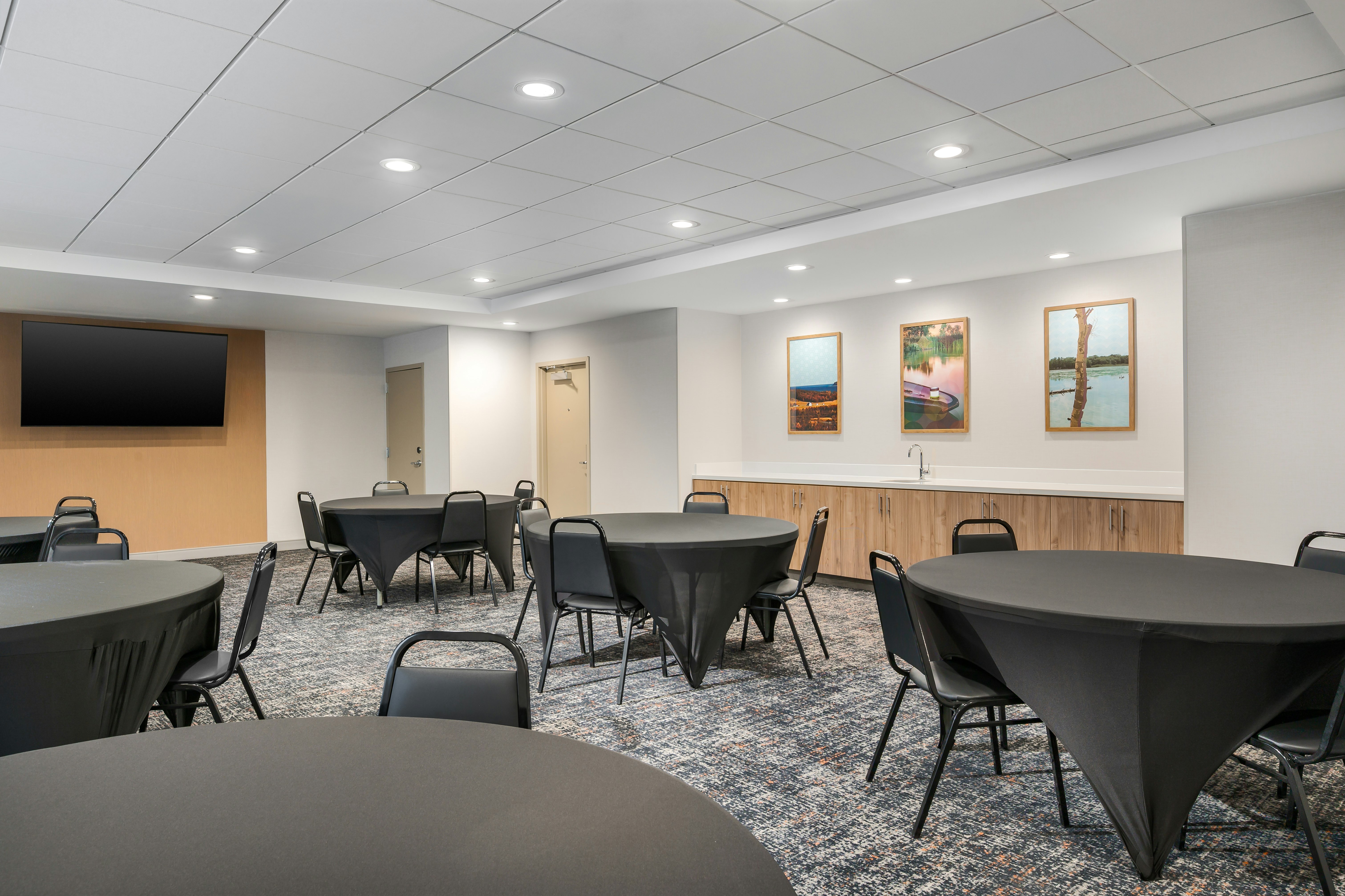 Hampton Inn & Suites Alpena 18/21