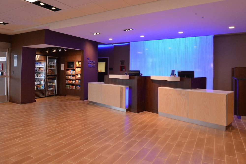 Fairfield Inn Suites Fremont 7/44