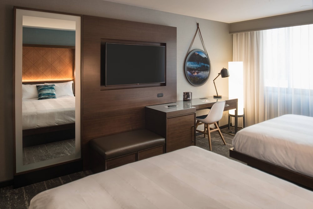 Room at Seattle Airport Marriott, SEATAC - WA