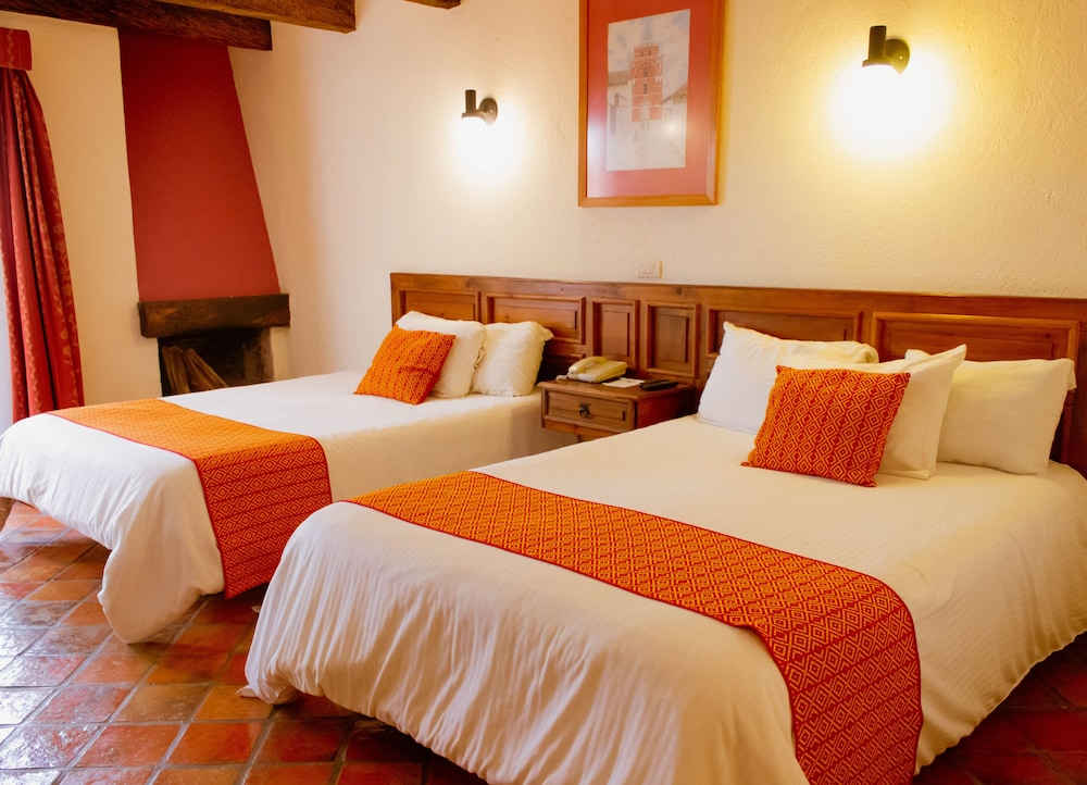 Colonial, 2 Double Beds