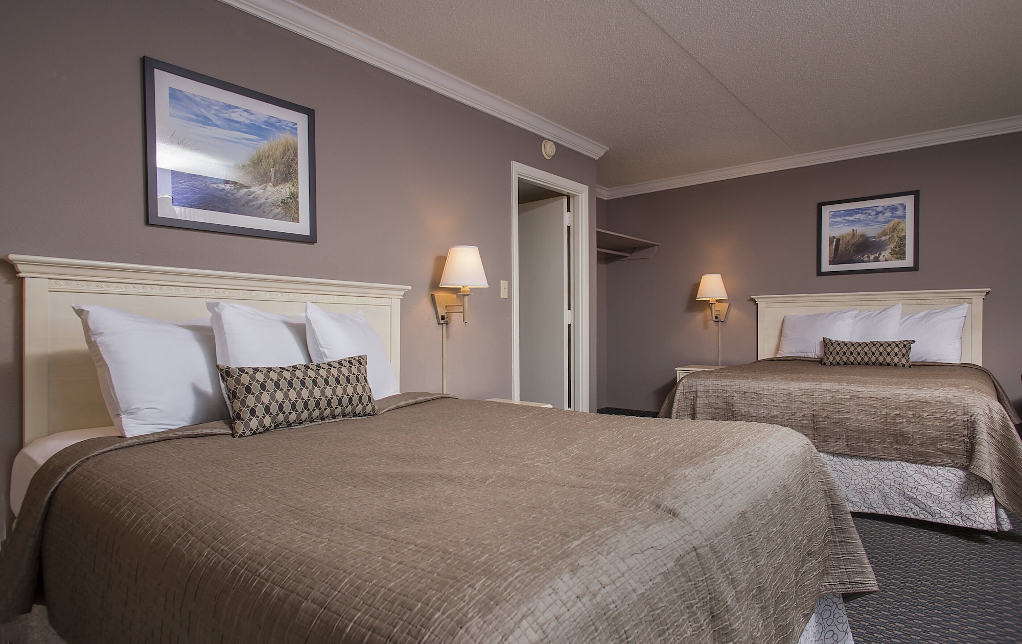 2 Rooms, Deluxe, Suite, 4 Queen Beds, No Balcony، Grande Shores Ocean Resort 2/10