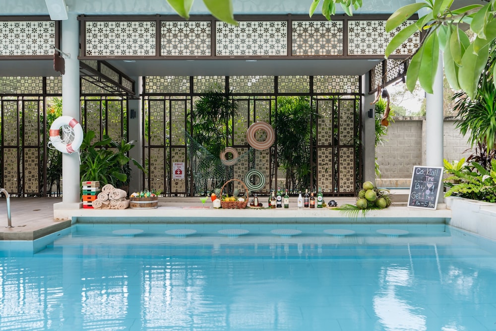 Proud Phuket Hotel 7/60