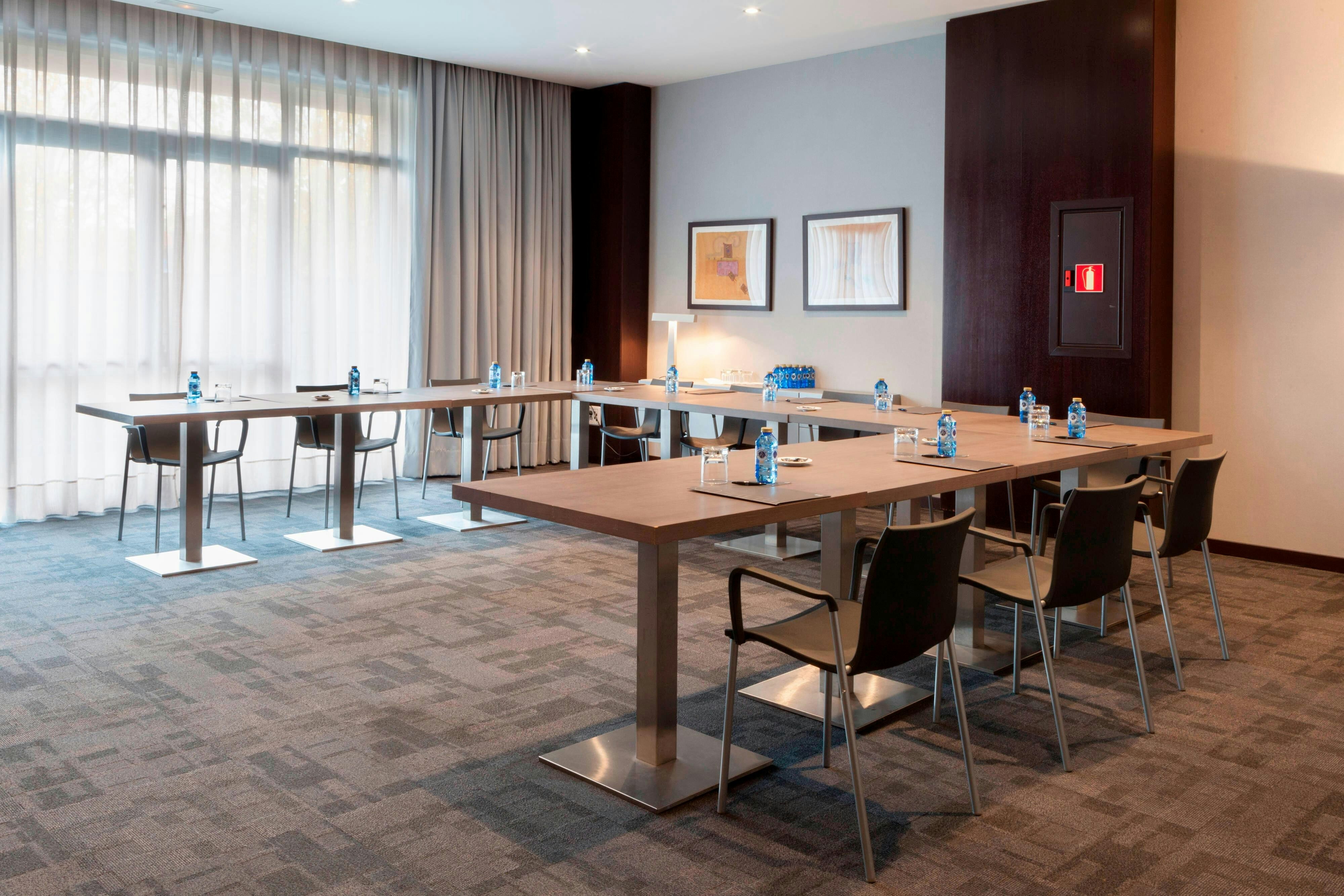 AC Hotel by Marriott Madrid Airport 36/45
