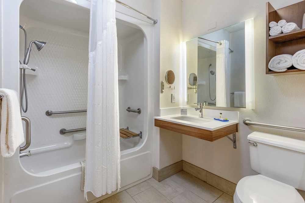 Holiday Inn Express Branson-Green Mountain Drive 70/72