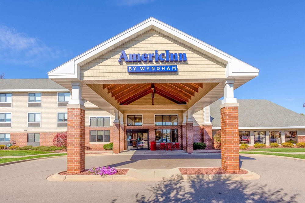 AmericInn by Wyndham Madison South 3/34