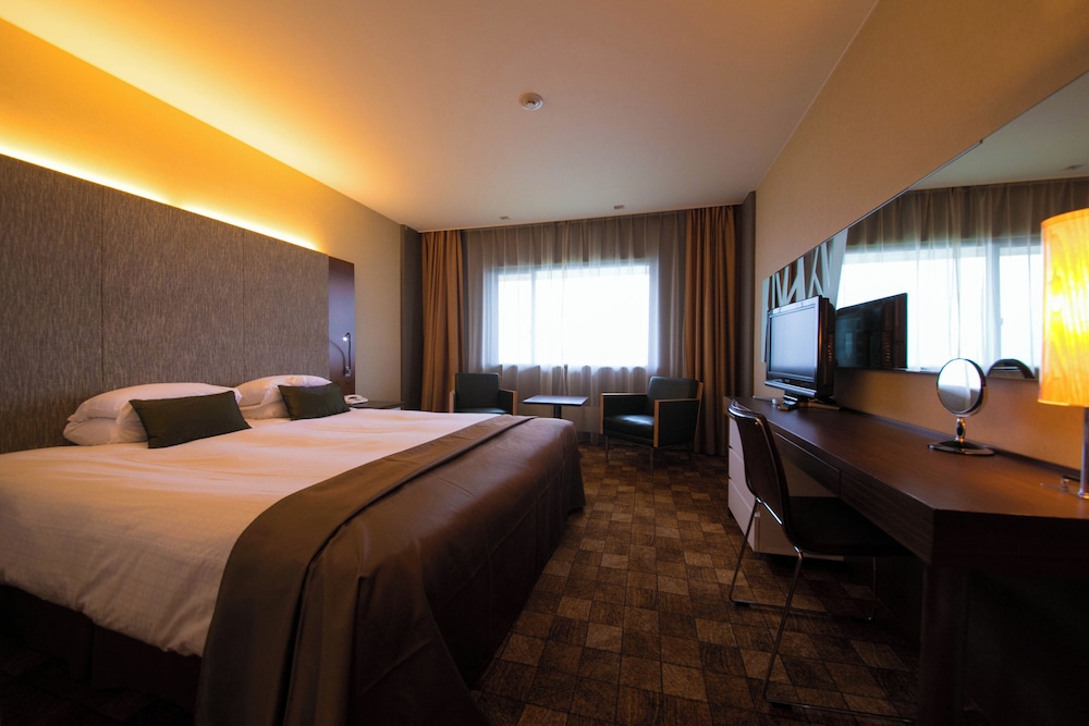 DELUXE, DOUBLE BED