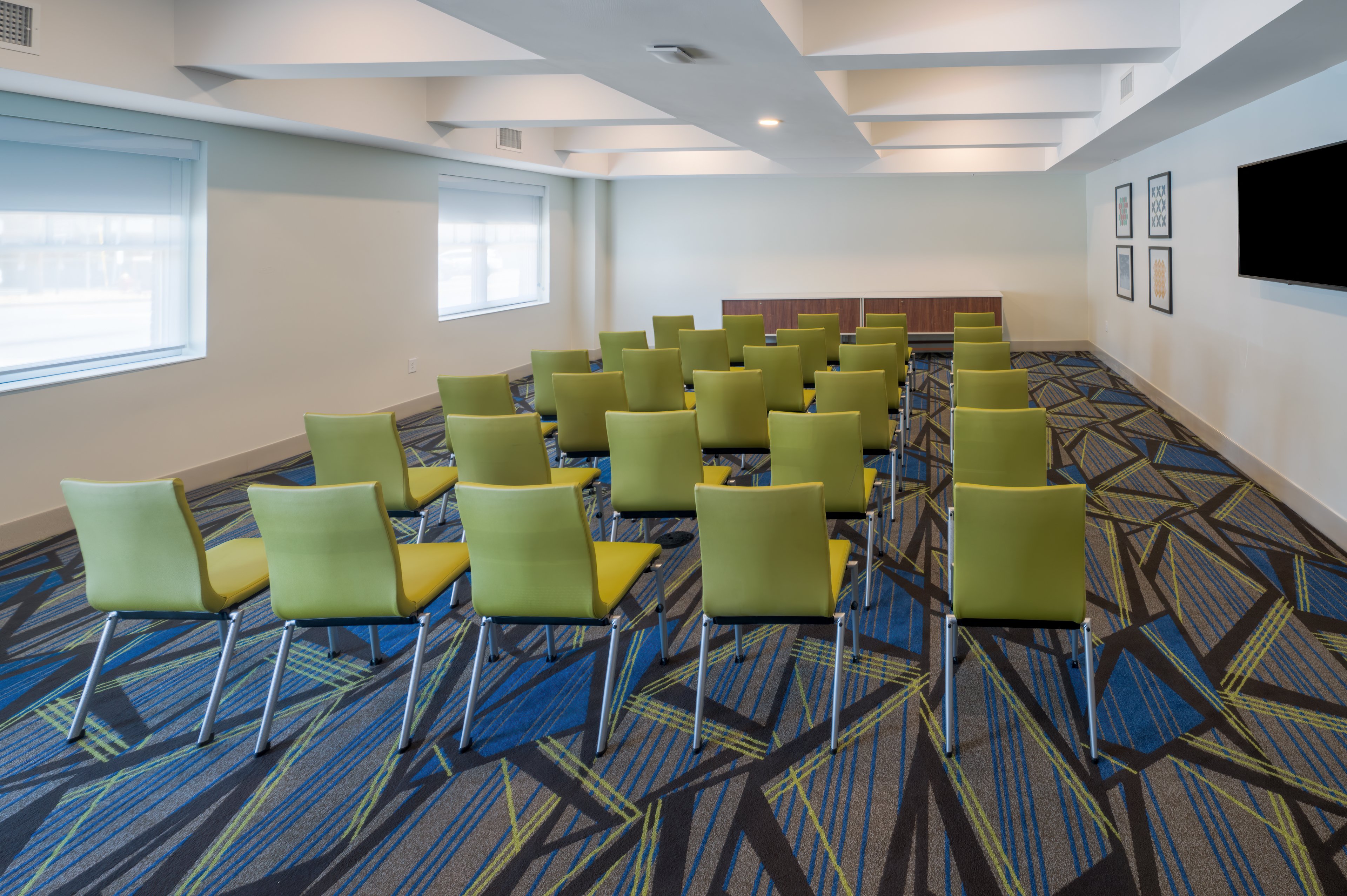 Holiday Inn Express And Suites Dahlonega University Area, an IHG Hotel 55/60