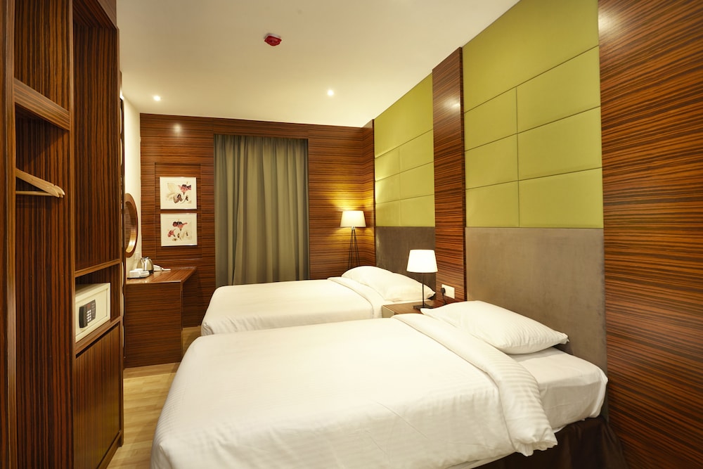 Hotel Six Seasons 38/50