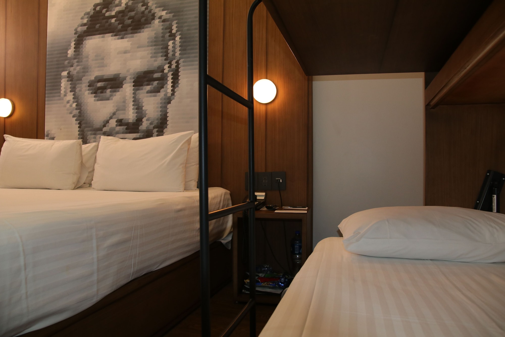 غرفة ثلاثية بسرير مزدوج وسرير بطابقين، Ikonik Hotel Puebla 6/9