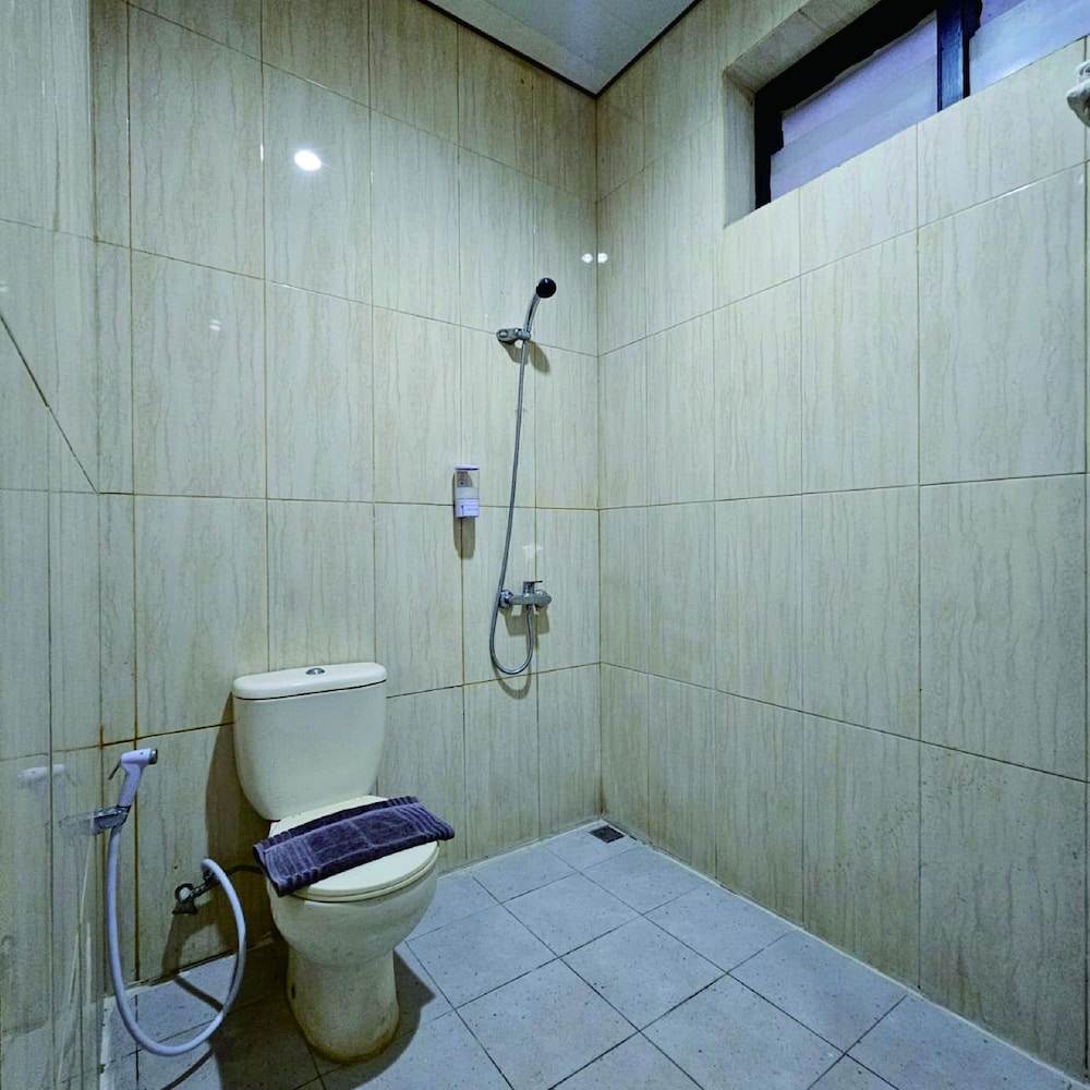 Airlangga Hotel 61/62