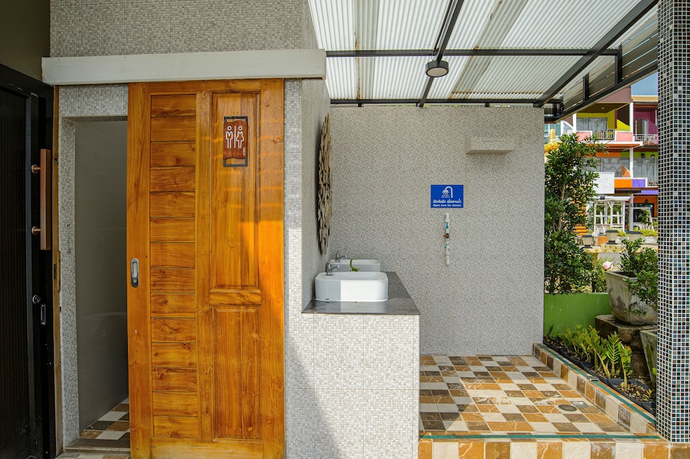Talay Sai Hotel At Thung Wua Laen 7/76