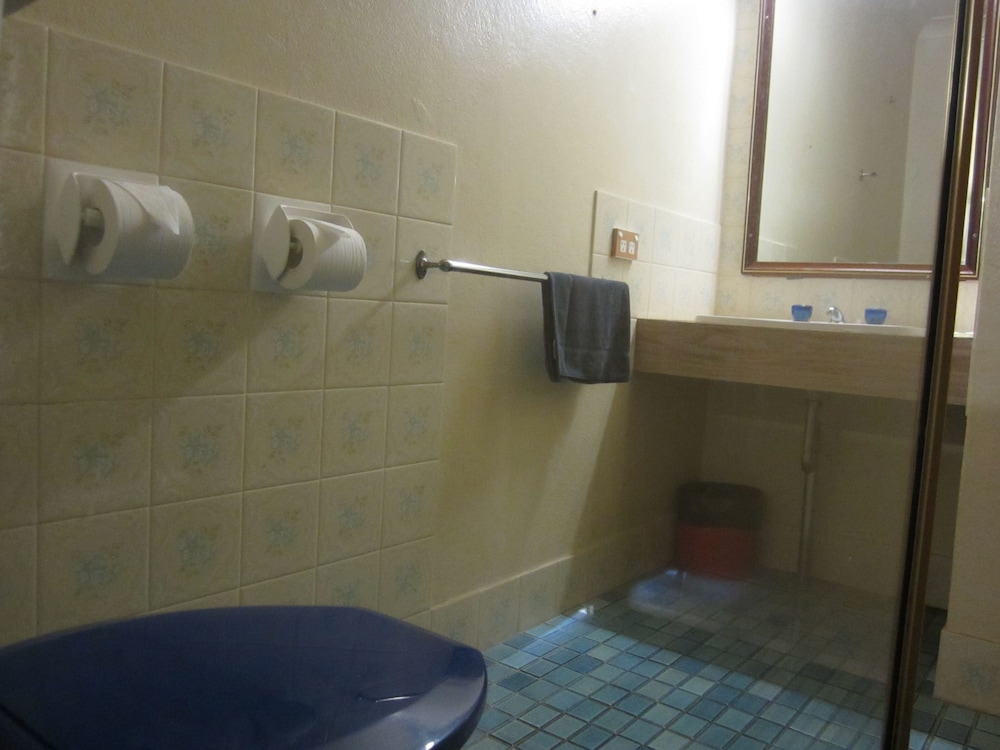 Canberra Lyneham Motor Inn 28/48