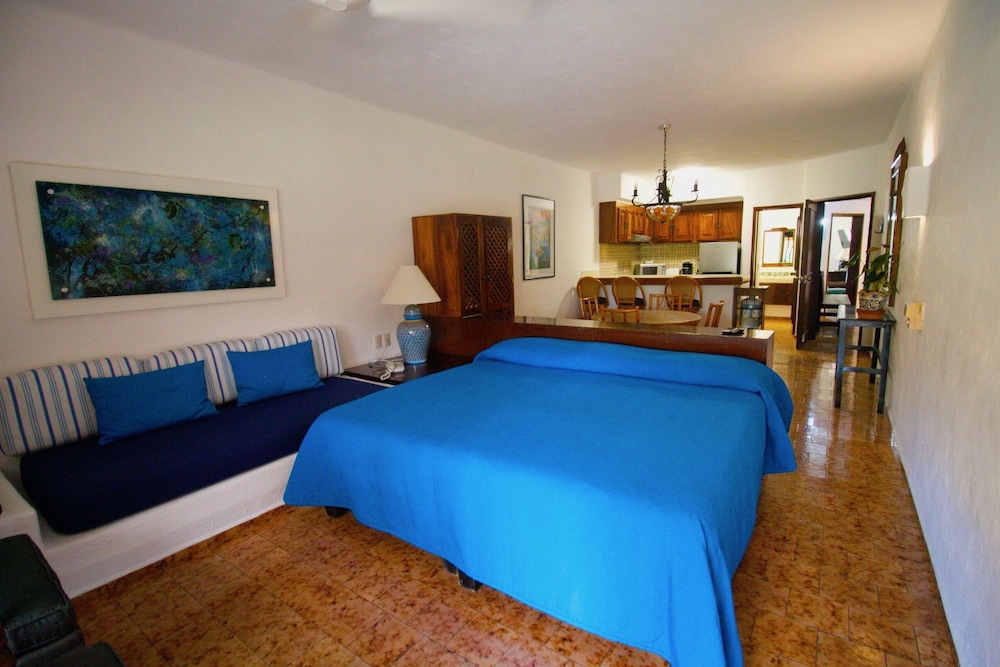 Los Tules Villas Del Sol 11/76