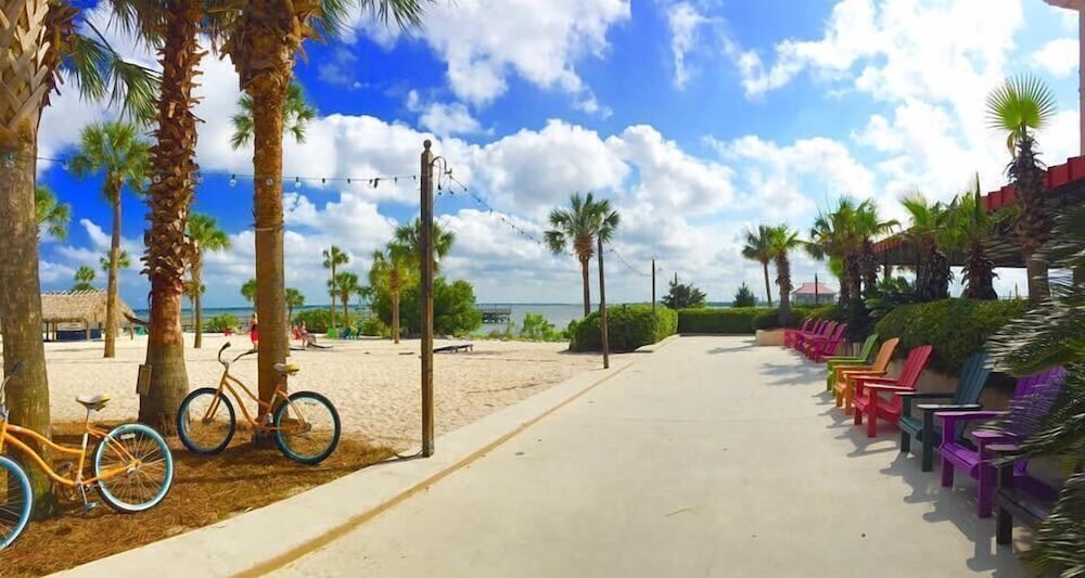 The Beach Club At Charleston Harbor Resort And Marina 39/48