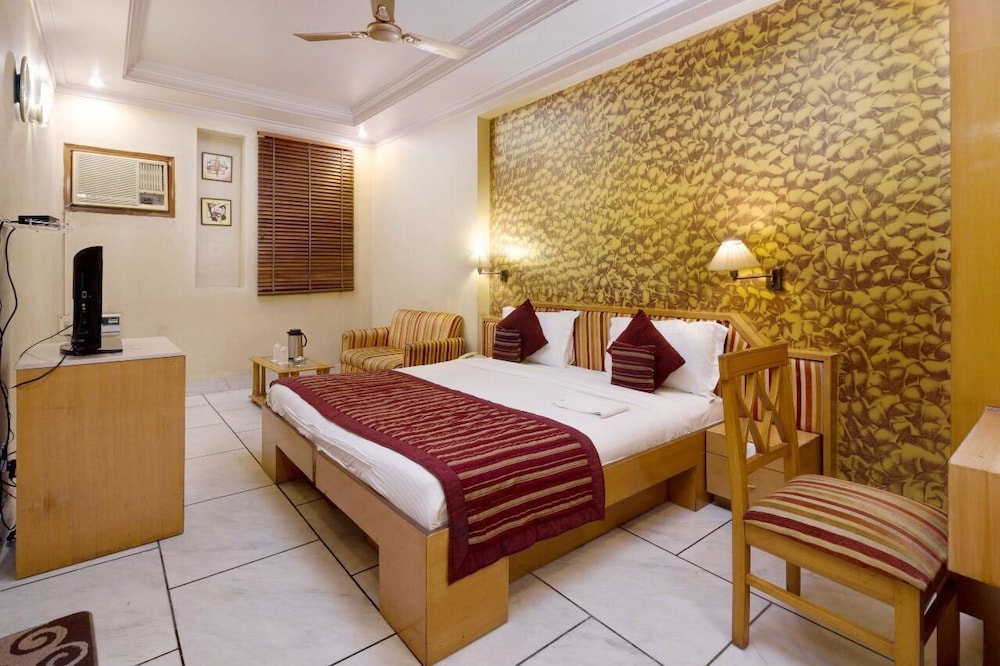 Hotel Singh International 13/35
