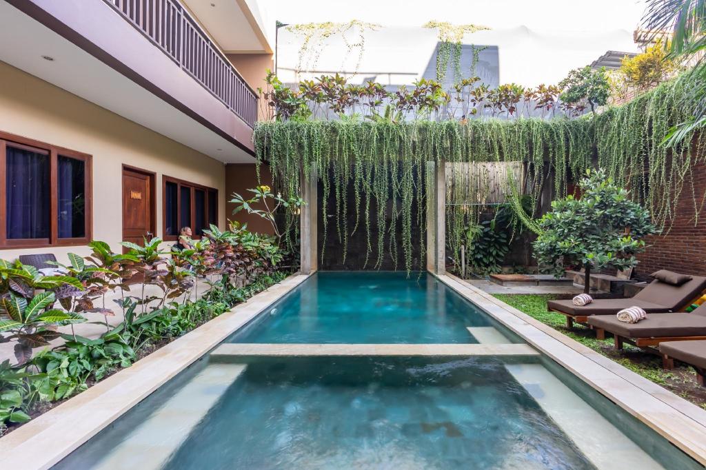 Deluxe, King Bed, Garden or Pool View