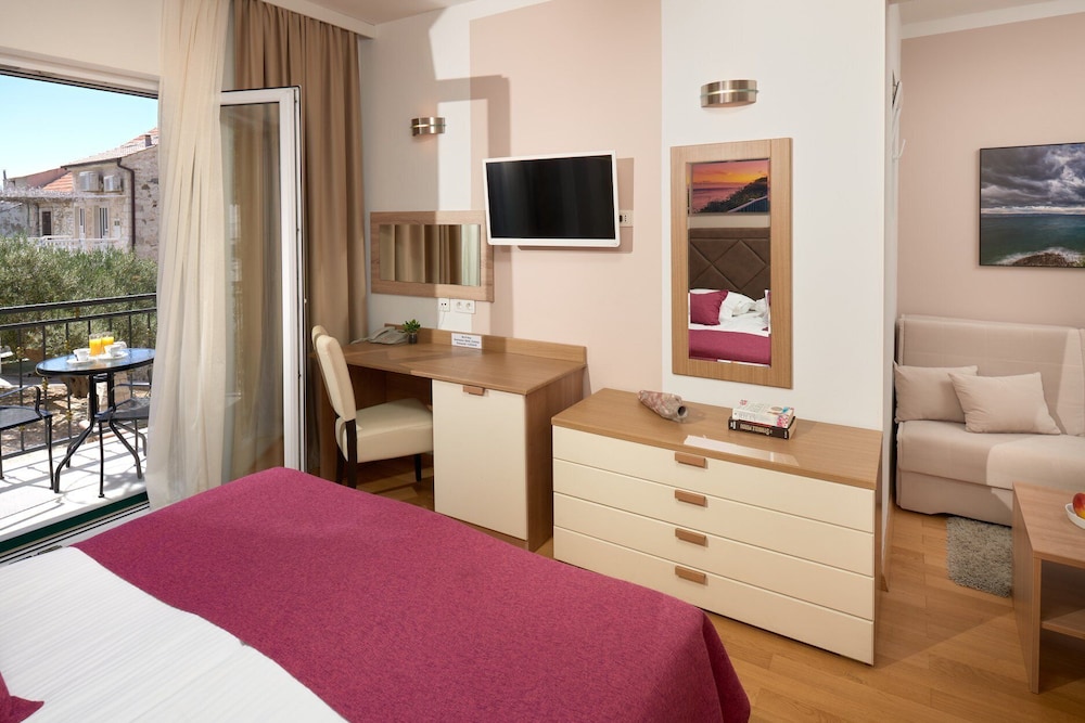 غرفة كومفورت بسرير كوين بإطلالة على المدينة بغرفة نوم واحدة، Hotel Fortuna 2/5