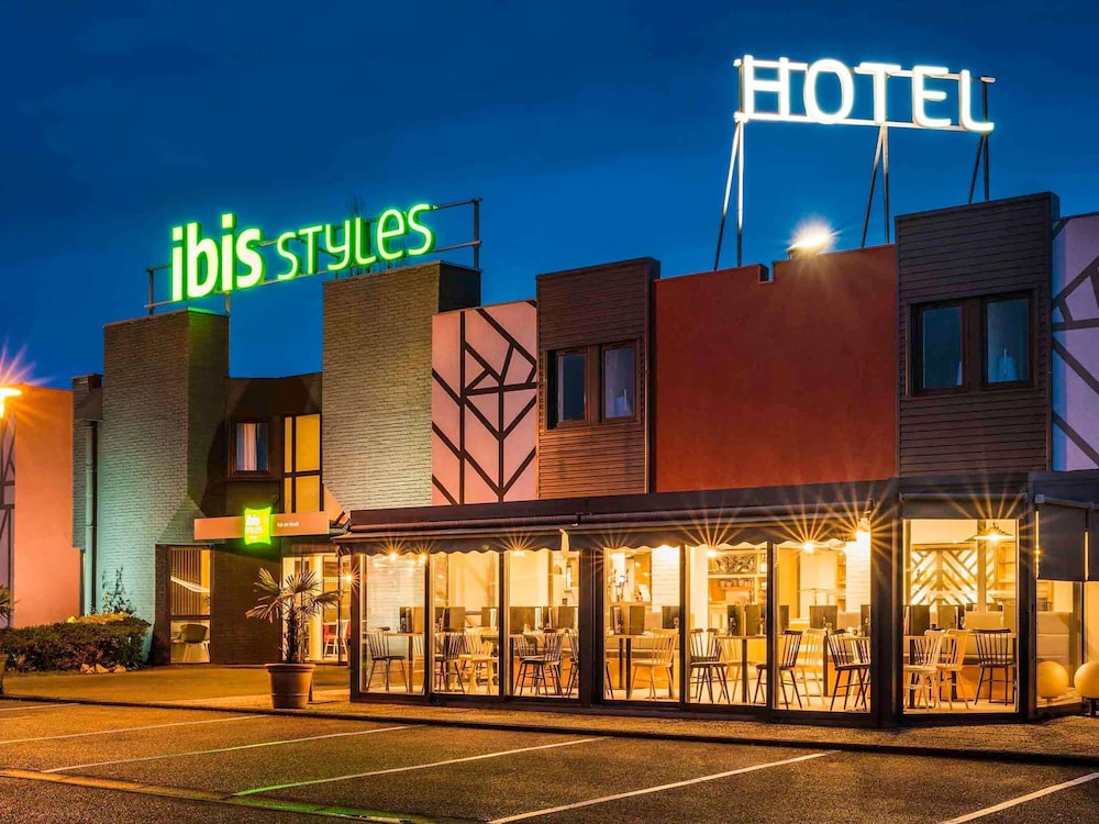 Ibis Styles Rouen Val-de-Reuil 2/78