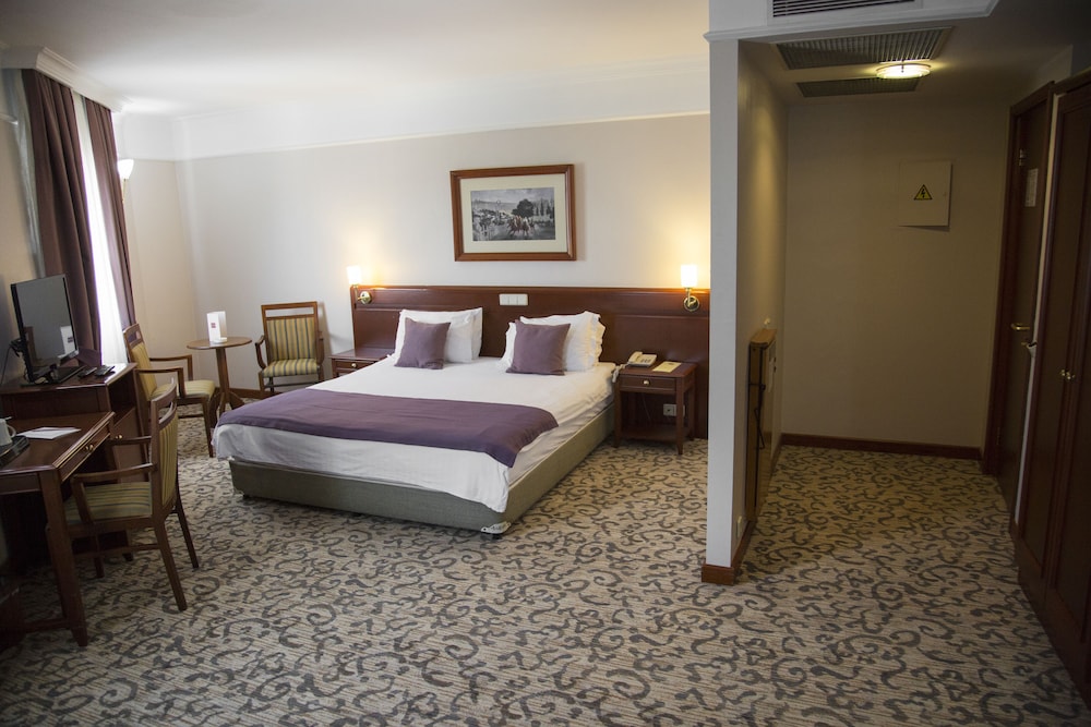 Dila Hotel 8/43
