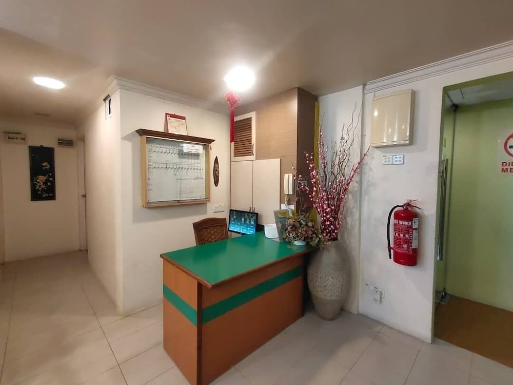 Johan Travellers Lodge 8/42