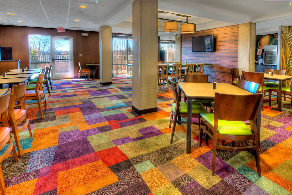 Fairfield Inn Suites Edmond 19/24