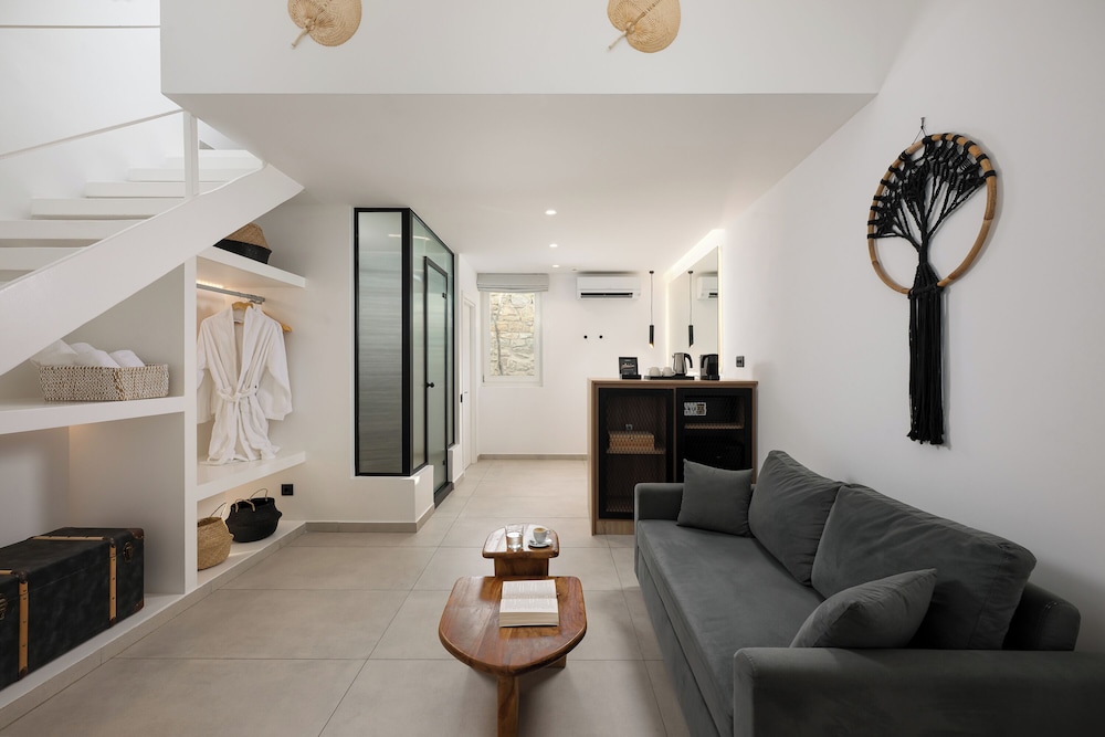 OLIVING MYKONOS LUXURY SUITES 33/50