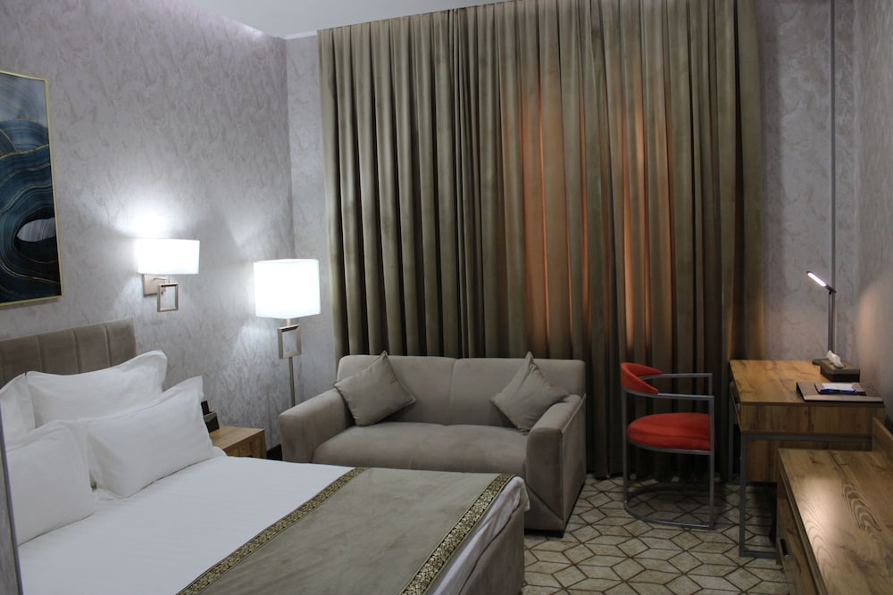 Grand Hotel Zarafshan 17/50