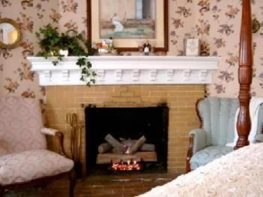 Brookview Manor Inn of the Poconos 7/51