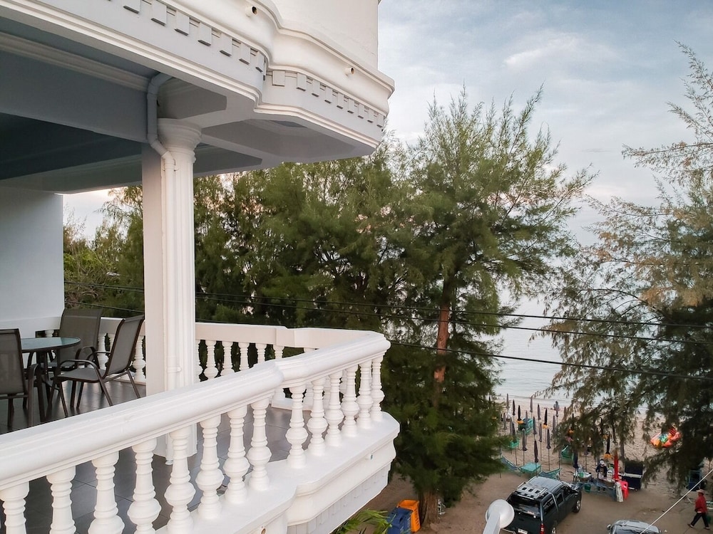The Beach Cha Am Suite 2/50