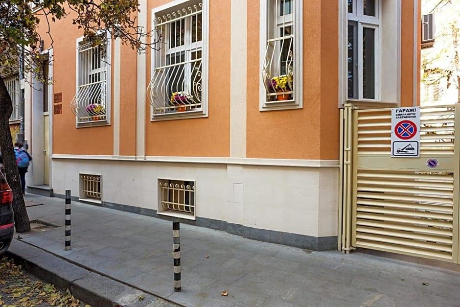 Sofia Place 3/50