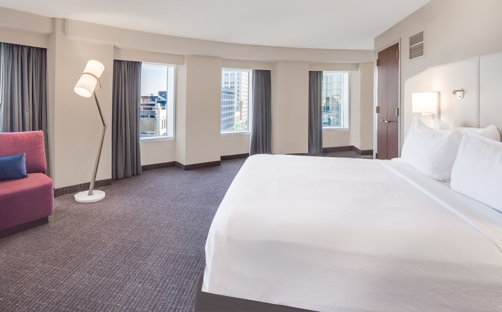 Crowne Plaza Cleveland At Playhouse Square An Ihg Hotel 27/77