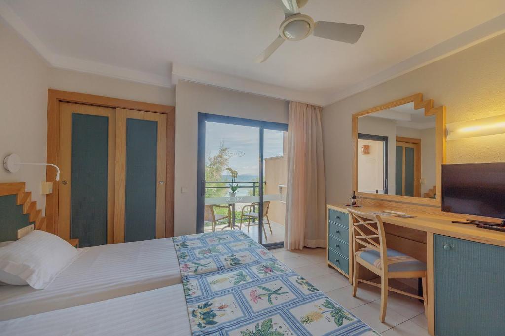 Standard, Double or Twin Bed