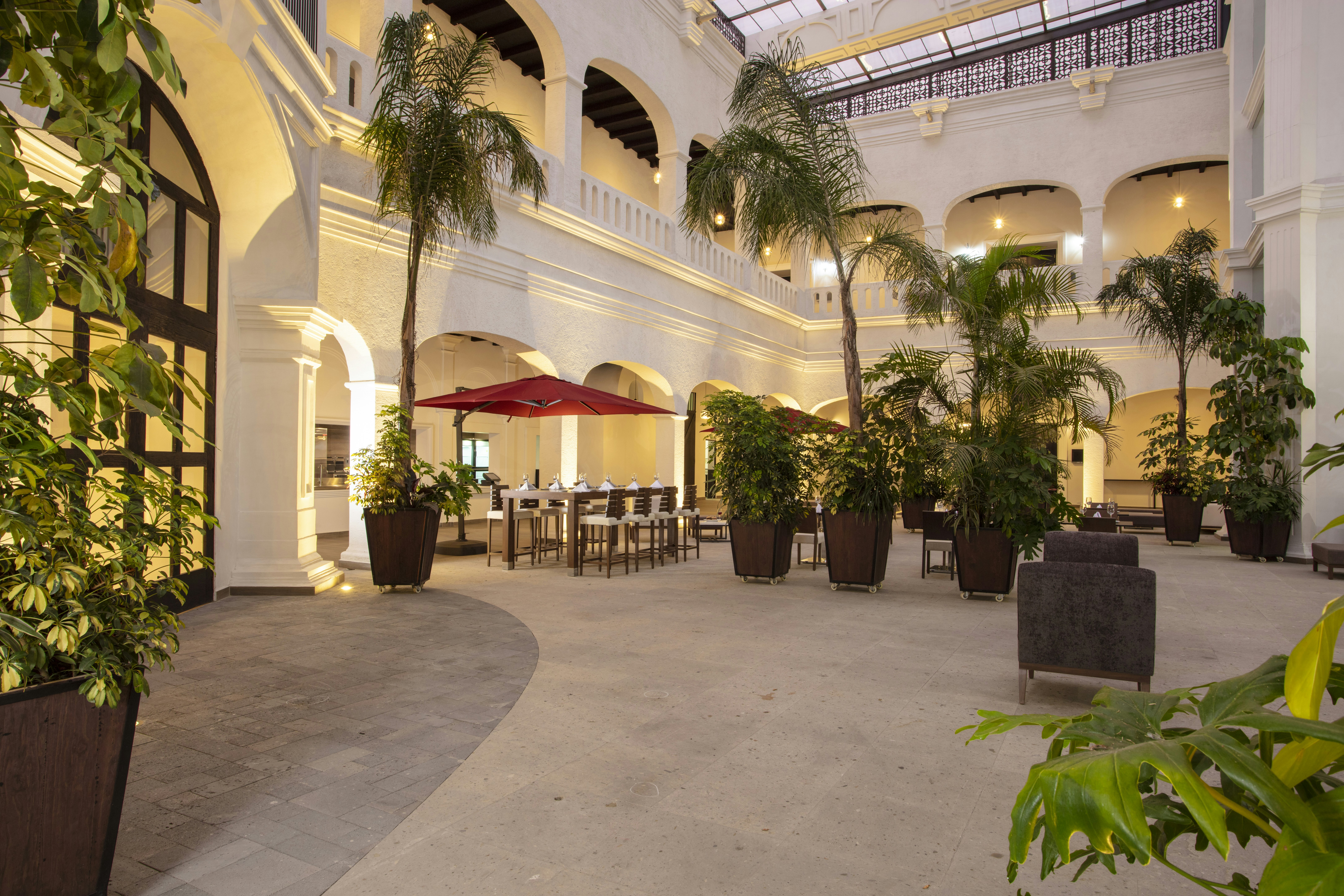DoubleTree by Hilton Toluca 11/80