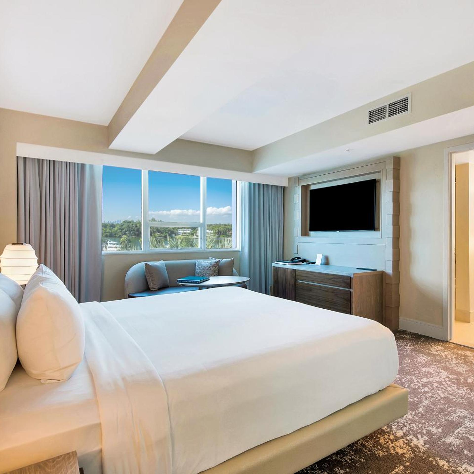 Premium, King Bed, Bay View