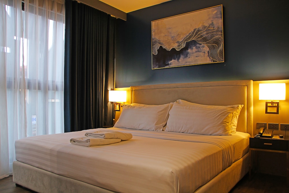Pvl Suites 3/33