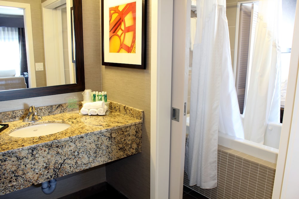 Chateau Inn and Suites Bonnyville 5/42
