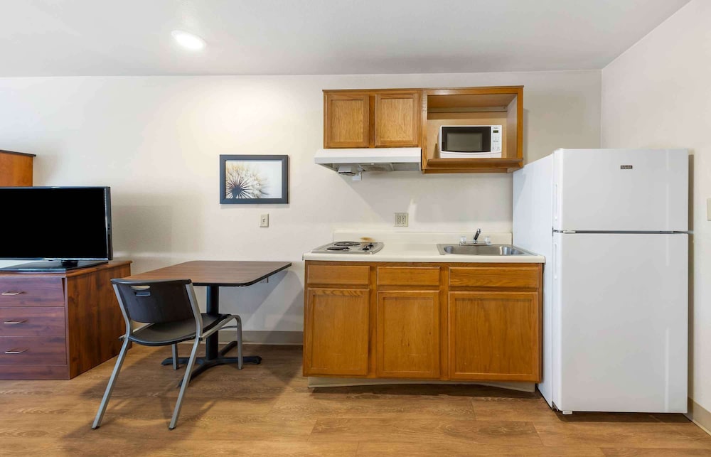Extended Stay America Select Suites - Oklahoma City - Southeast 24/36