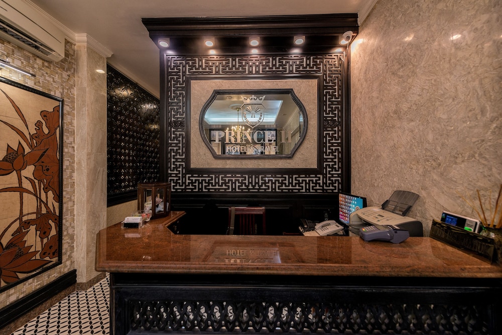 Prince Ii Hotel 7/56