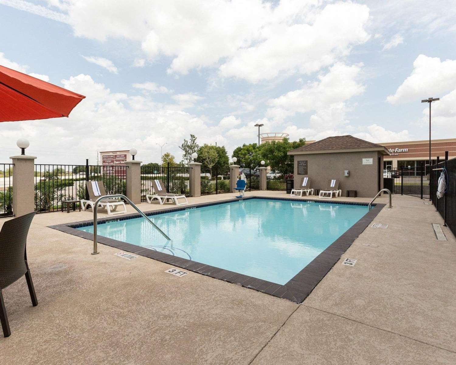 Comfort Suites near Westchase on Beltway 8 46/46