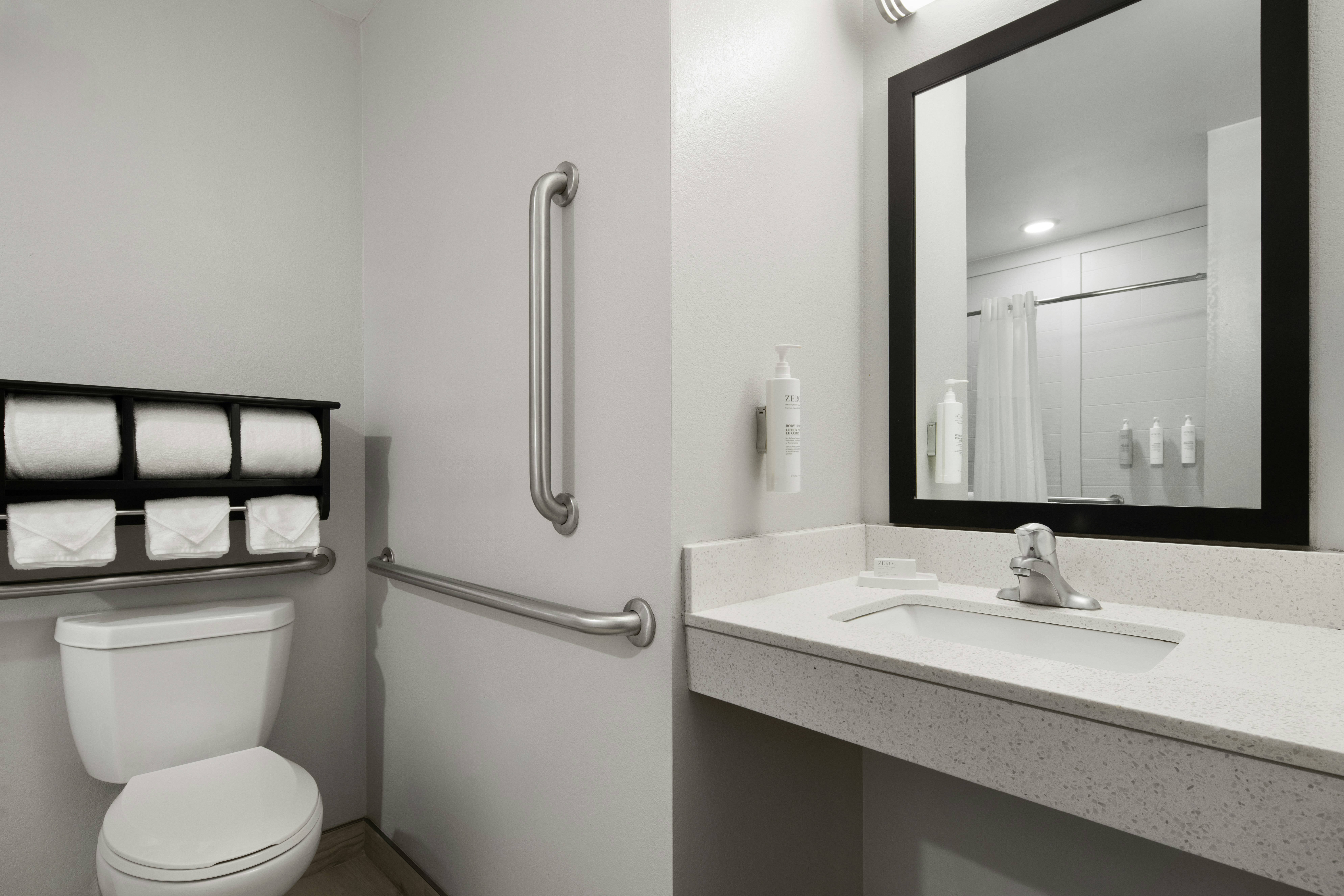 غرفة بسرير كينج لذوي الإعاقة، Hampton Inn Stafford/Quantico & Conference Center, Va 2/3