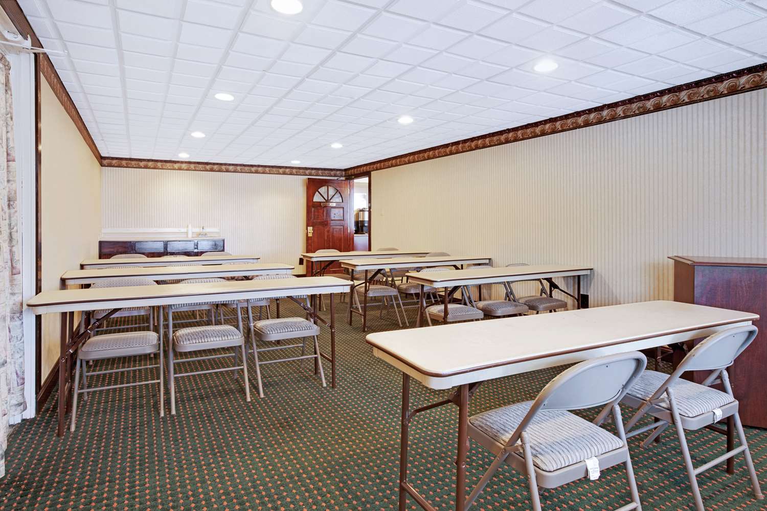 Knights Inn Mount Laurel 15/17