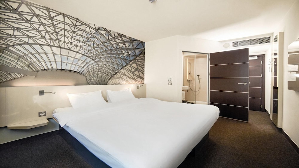 غرفة قياسية بسرير كوين، B&B HOTEL Katowice Centrum 4/10