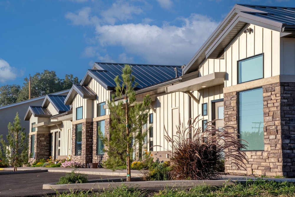 South Zion Inn & Suites 2/39
