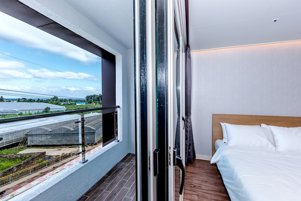 Jnb Family Hotel 16/50