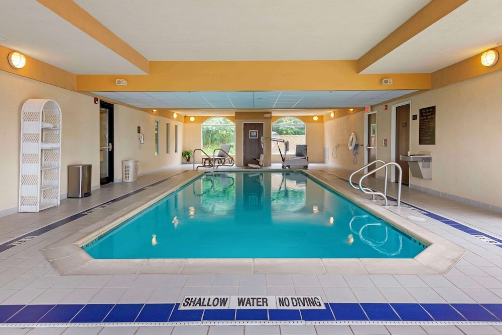 swimming pool spa